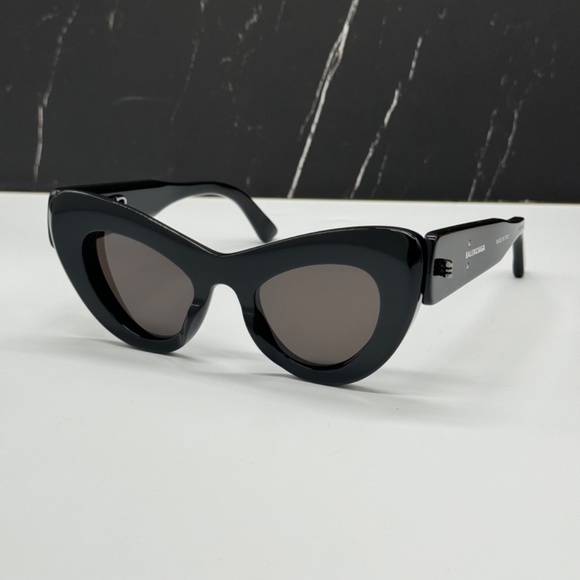 NEW BB0204S 001 BALENCIAGA BLACK GREY CAT EYE WOMEN BALENCIAGA SUNGLASSES - Picture 3 of 10